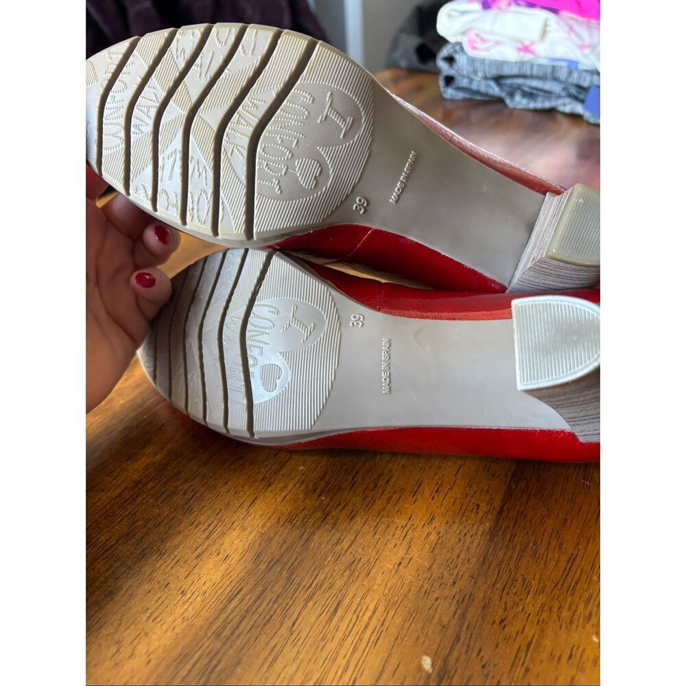 Heels  - Picture 5 of 7